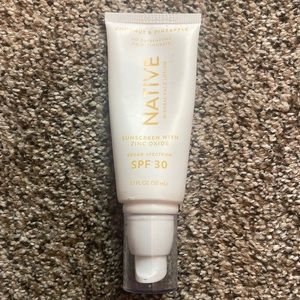 Native Mineral Face Lotion (sunscreen) with zinc oxide